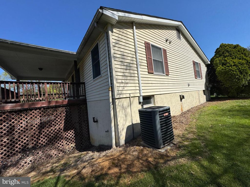 Image 3 of property listing at 17827 BAKERSVILLE RD, Boonsboro, MD 21713