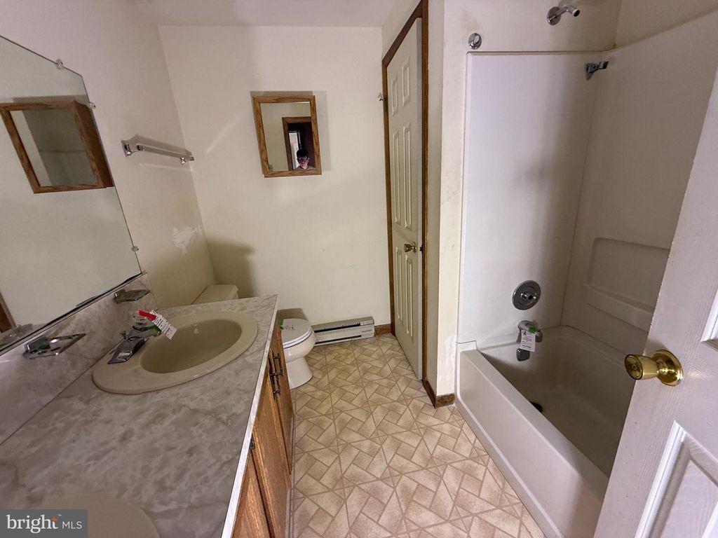 Image 9 of property listing at 17827 BAKERSVILLE RD, Boonsboro, MD 21713