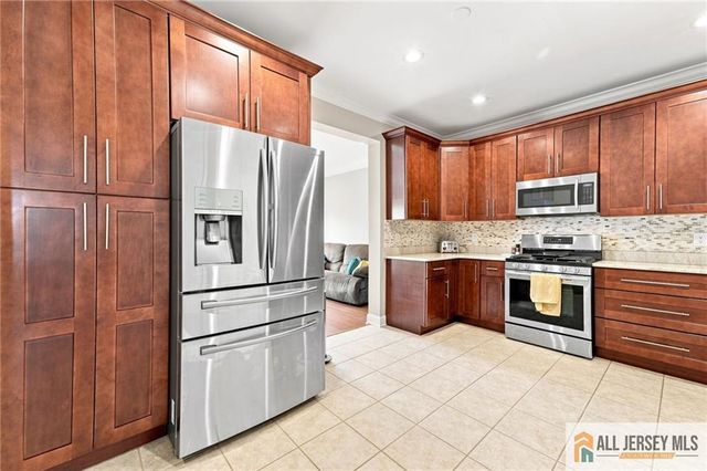 26 E Burgess Drive 26, Piscataway, NJ 08854