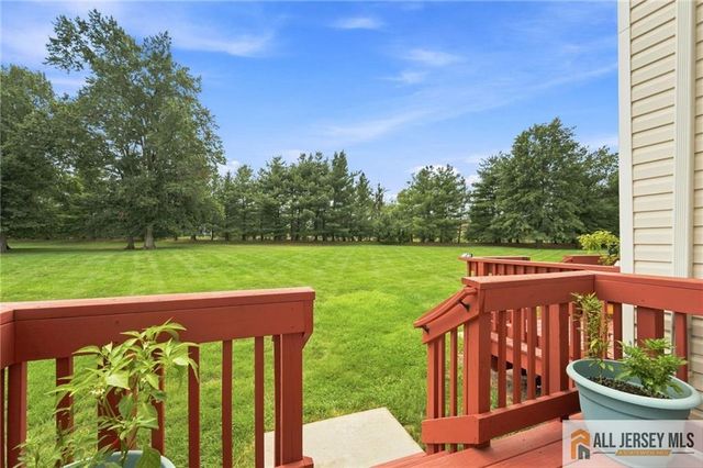 26 E Burgess Drive 26, Piscataway, NJ 08854