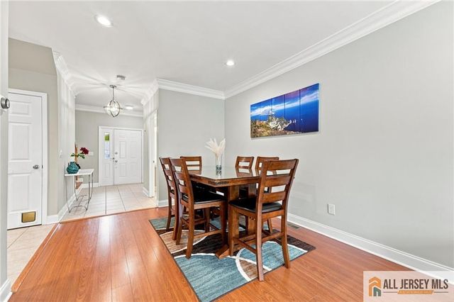 26 E Burgess Drive 26, Piscataway, NJ 08854