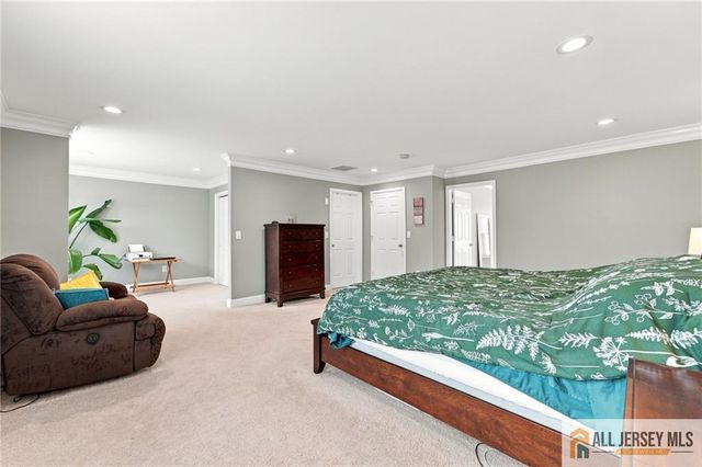 26 E Burgess Drive 26, Piscataway, NJ 08854