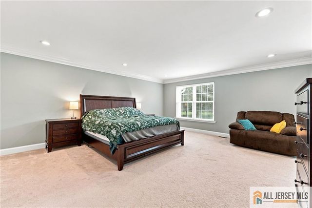 26 E Burgess Drive 26, Piscataway, NJ 08854