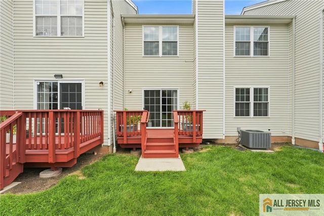 26 E Burgess Drive 26, Piscataway, NJ 08854