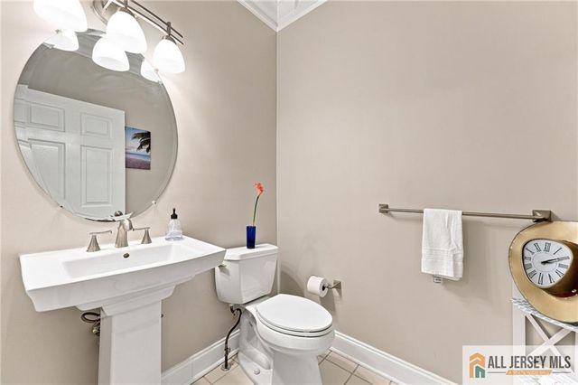 26 E Burgess Drive 26, Piscataway, NJ 08854