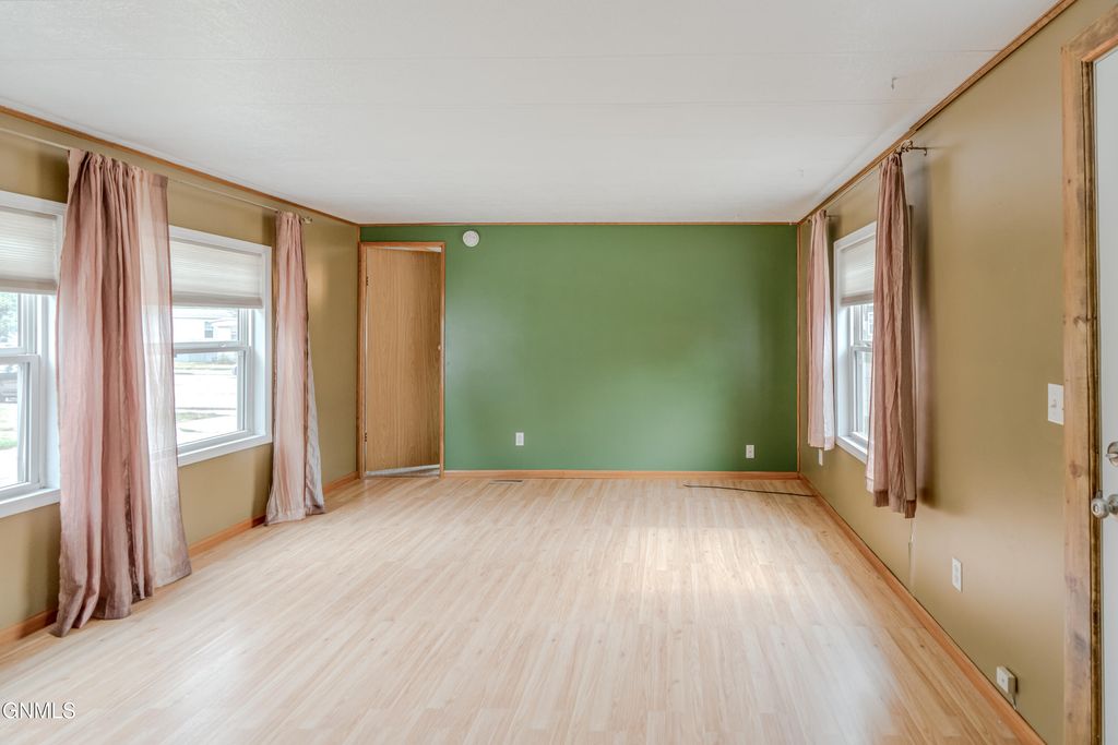 142 Northwest Drive, Bismarck, ND 58504 photo 3