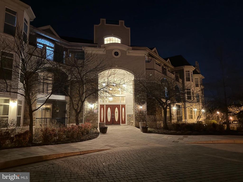 2800 Stone Cliff Dr Unit 203, Baltimore, MD 21209