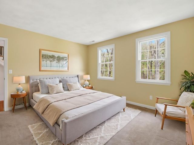 10 Hawk Ridge Rd, Andover, MA 01810
