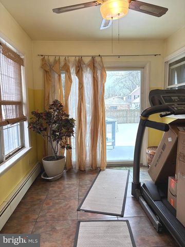 606 N BROWN ST, Gloucester City, NJ 08030