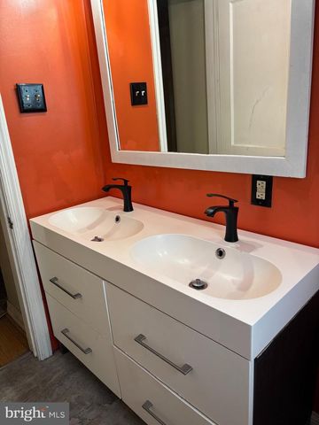 606 N BROWN ST, Gloucester City, NJ 08030