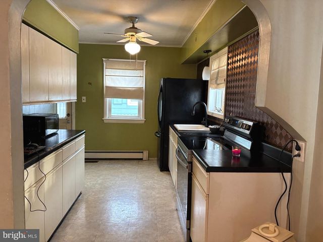 606 N BROWN ST, Gloucester City, NJ 08030