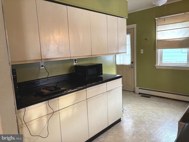 606 N BROWN ST, Gloucester City, NJ 08030