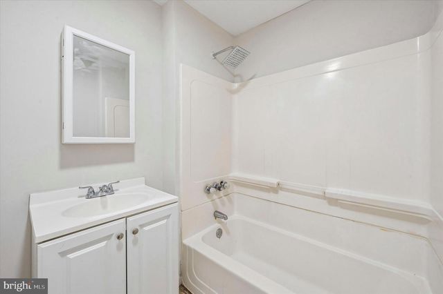1014 HANSEN, Collingdale, PA 19023
