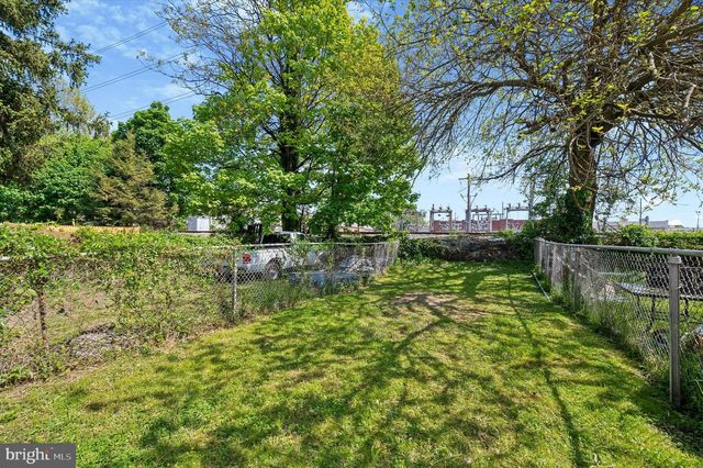 1014 HANSEN, Collingdale, PA 19023