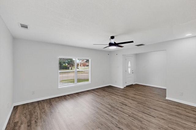 205 E Kearney Street, Mesquite, TX 75149