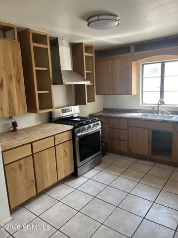 1125 Circle Drive, Las Cruces, NM 88005