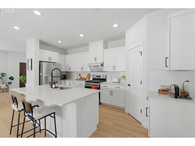 11023 Sw STOCKHOLM Dr, Wilsonville, OR 97070