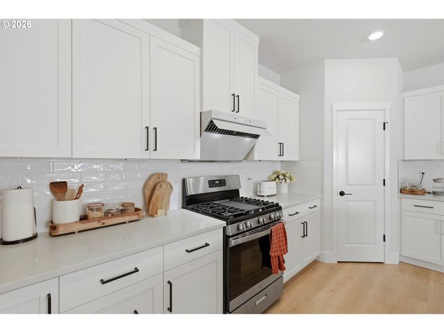 11023 Sw STOCKHOLM Dr, Wilsonville, OR 97070