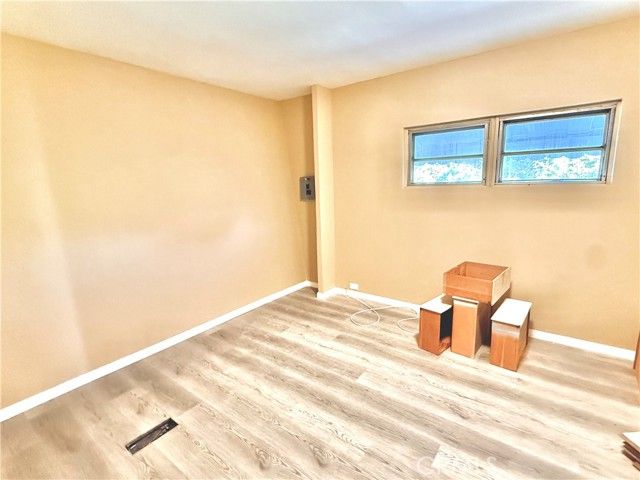 160 S Eucalyptus 60, Rialto, CA 92376