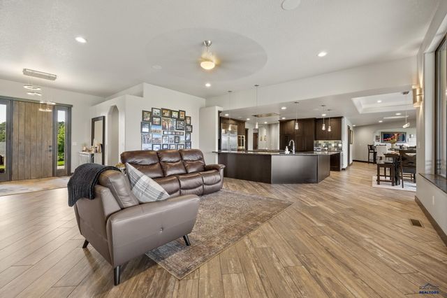 7020 PRESTWICK RD, Rapid City, SD 57702