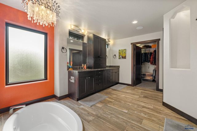 7020 PRESTWICK RD, Rapid City, SD 57702