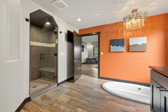 7020 PRESTWICK RD, Rapid City, SD 57702