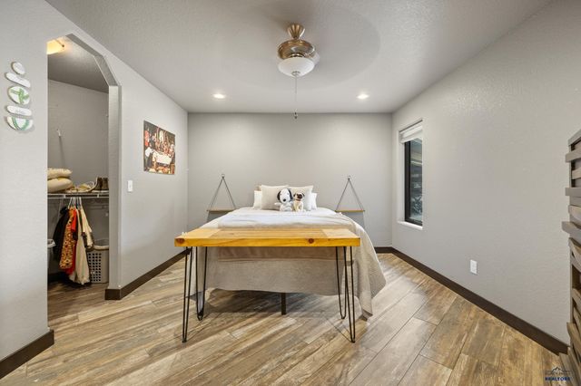 7020 PRESTWICK RD, Rapid City, SD 57702