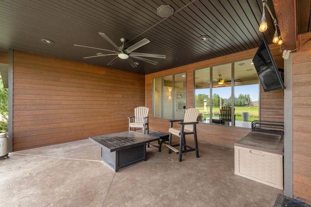 7020 PRESTWICK RD, Rapid City, SD 57702