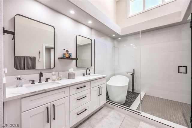 8211 Round Hills Circle, Las Vegas, NV 89113