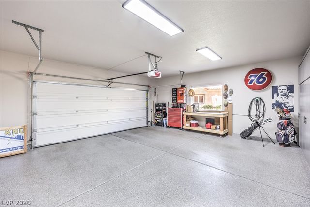 8211 Round Hills Circle, Las Vegas, NV 89113