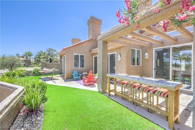 8211 Round Hills Circle, Las Vegas, NV 89113