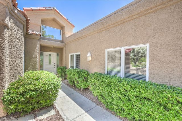 8211 Round Hills Circle, Las Vegas, NV 89113