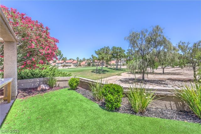 8211 Round Hills Circle, Las Vegas, NV 89113