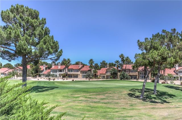 8211 Round Hills Circle, Las Vegas, NV 89113