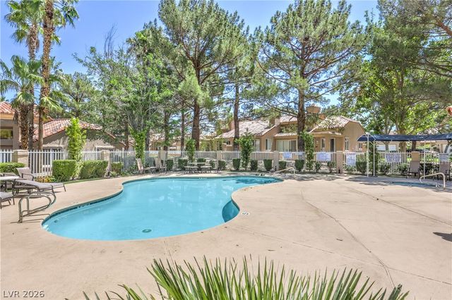 8211 Round Hills Circle, Las Vegas, NV 89113
