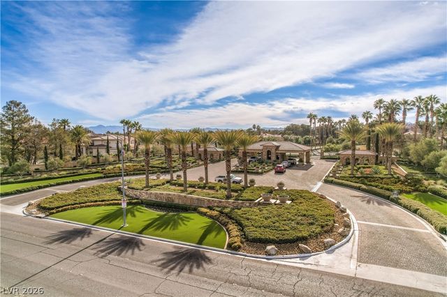8211 Round Hills Circle, Las Vegas, NV 89113