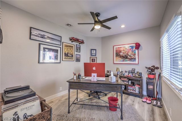 8211 Round Hills Circle, Las Vegas, NV 89113