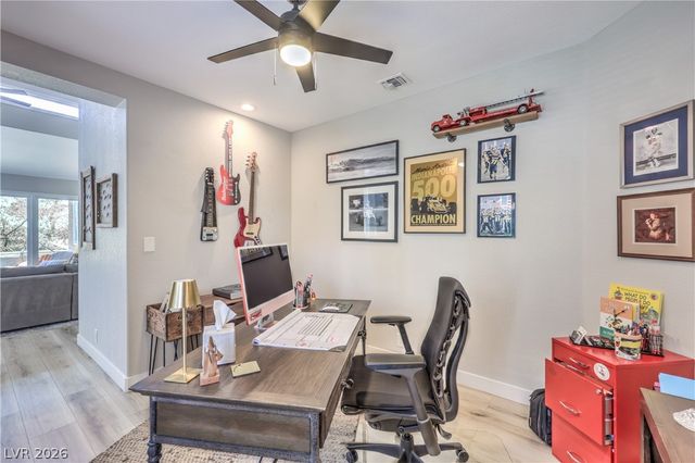 8211 Round Hills Circle, Las Vegas, NV 89113