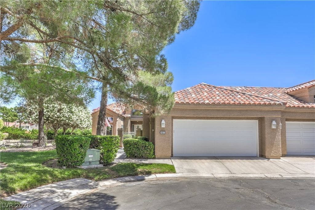8211 Round Hills Circle, Las Vegas, NV 89113