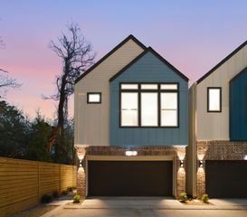 328 Janisch D, Houston, TX 77018