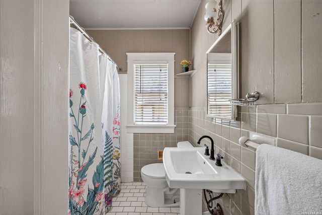 1023 W French Pl, San Antonio, TX 78212