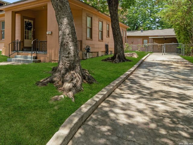 1023 W French Pl, San Antonio, TX 78212