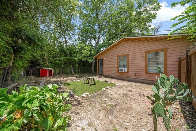 1023 W French Pl, San Antonio, TX 78212