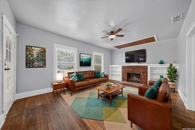 1023 W French Pl, San Antonio, TX 78212