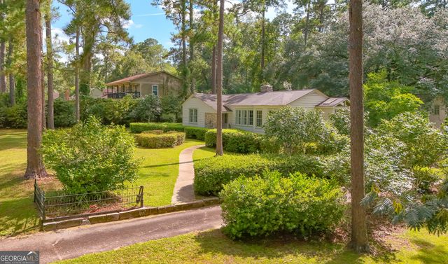 909 Fourth Street NW, Cairo, GA 39828