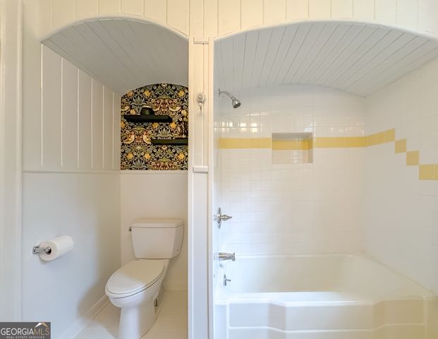 909 Fourth Street NW, Cairo, GA 39828