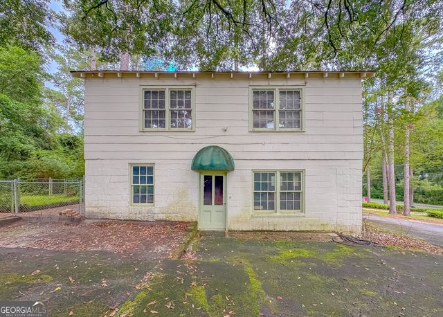 909 Fourth Street NW, Cairo, GA 39828