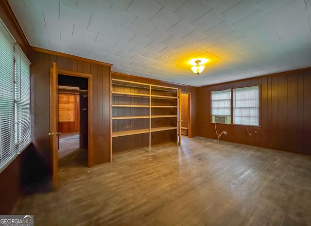 909 Fourth Street NW, Cairo, GA 39828