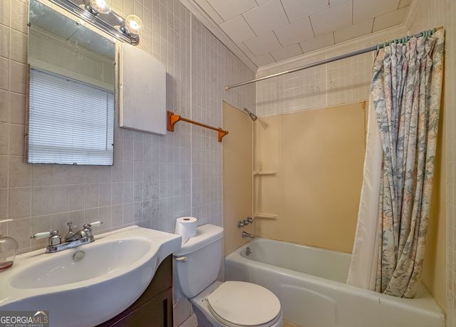 909 Fourth Street NW, Cairo, GA 39828