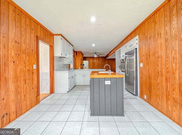 909 Fourth Street NW, Cairo, GA 39828